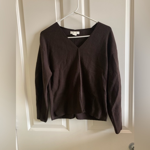 ❌❌SOLD❌❌H&M Brown V-neck Knit Sweater size XS - Picture 1 of 6